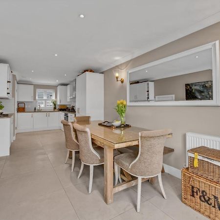 Stylish 3 Bedroom Townhouse For 5 Guests, Set In The Medieval Grid With Off Street Parking Bury St. Edmunds Εξωτερικό φωτογραφία