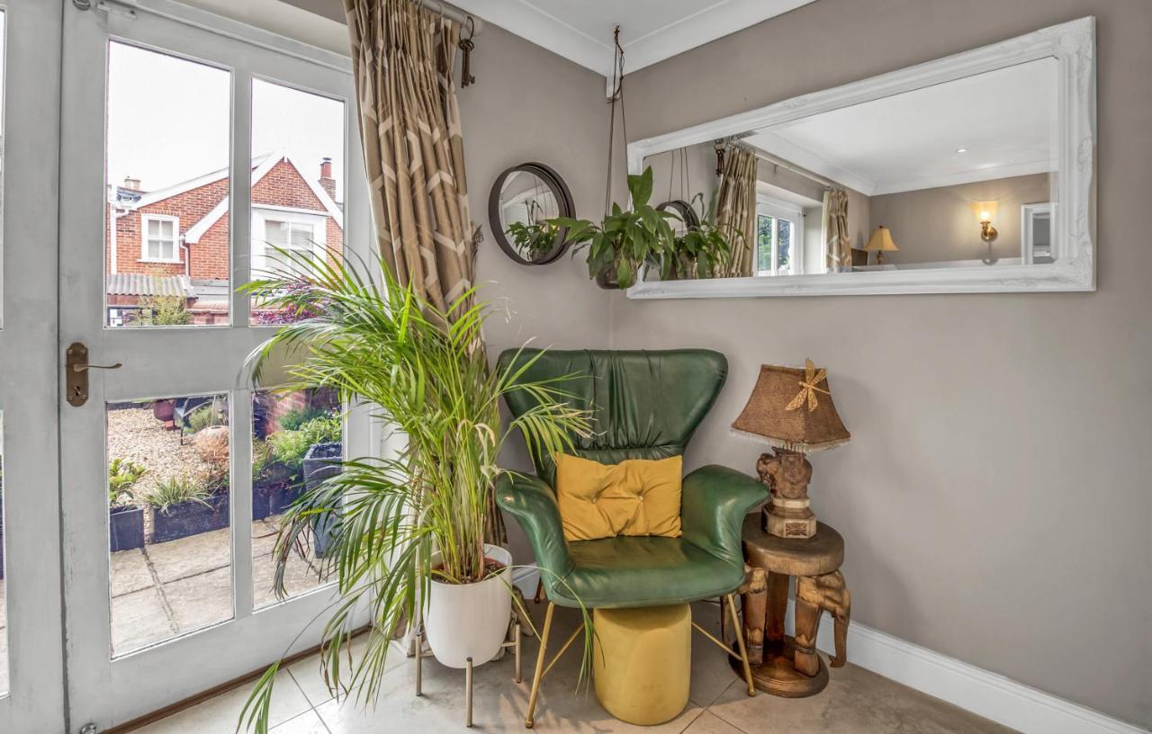 Stylish 3 Bedroom Townhouse For 5 Guests, Set In The Medieval Grid With Off Street Parking Bury St. Edmunds Εξωτερικό φωτογραφία