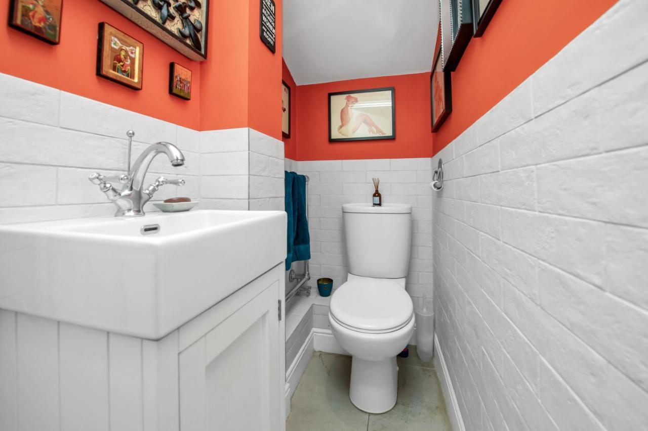 Stylish 3 Bedroom Townhouse For 5 Guests, Set In The Medieval Grid With Off Street Parking Bury St. Edmunds Εξωτερικό φωτογραφία