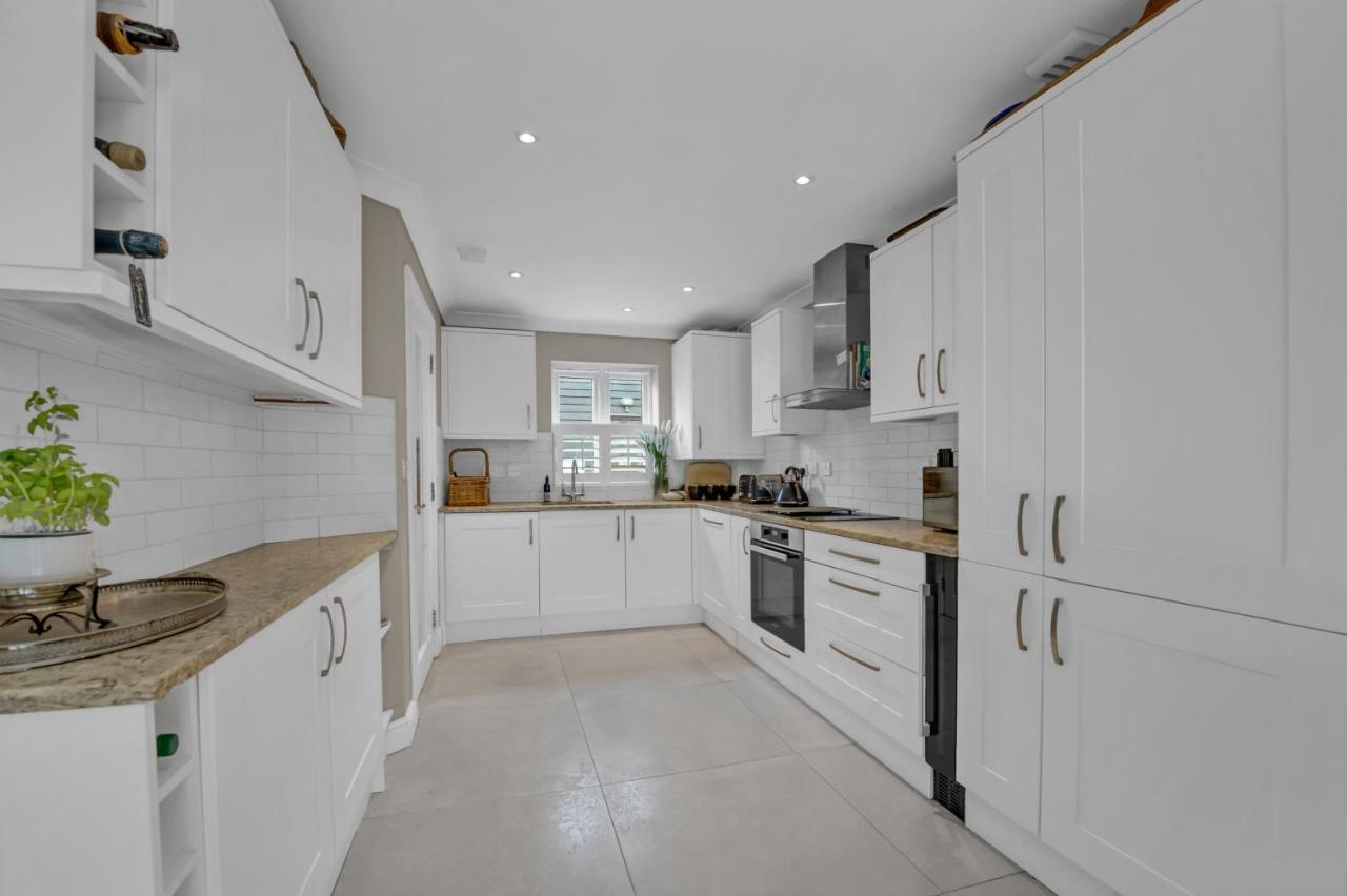 Stylish 3 Bedroom Townhouse For 5 Guests, Set In The Medieval Grid With Off Street Parking Bury St. Edmunds Εξωτερικό φωτογραφία