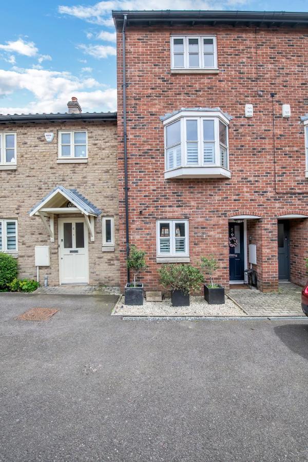 Stylish 3 Bedroom Townhouse For 5 Guests, Set In The Medieval Grid With Off Street Parking Bury St. Edmunds Εξωτερικό φωτογραφία