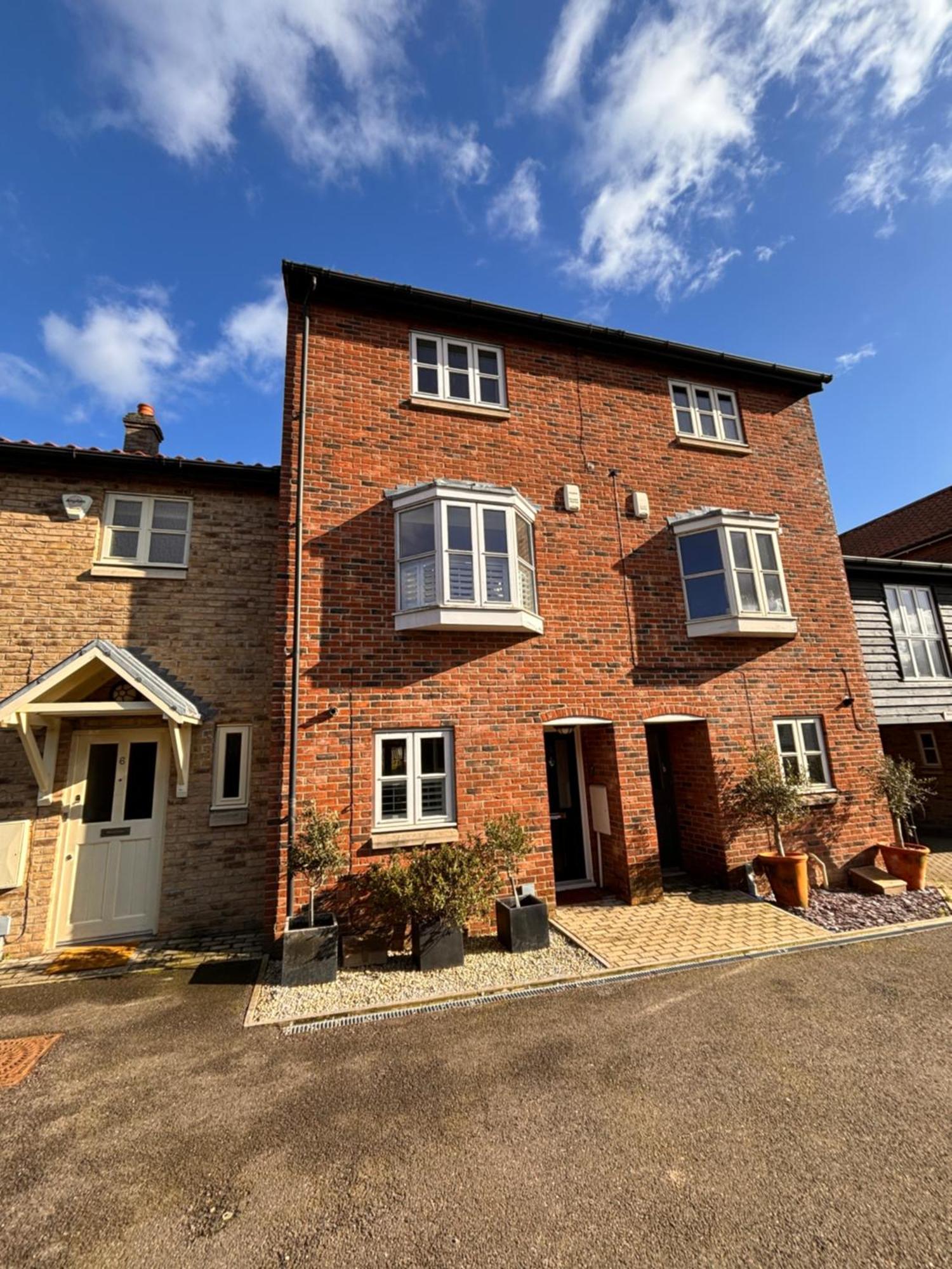 Stylish 3 Bedroom Townhouse For 5 Guests, Set In The Medieval Grid With Off Street Parking Bury St. Edmunds Εξωτερικό φωτογραφία